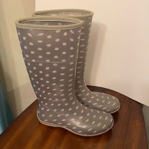 Grey rainboots